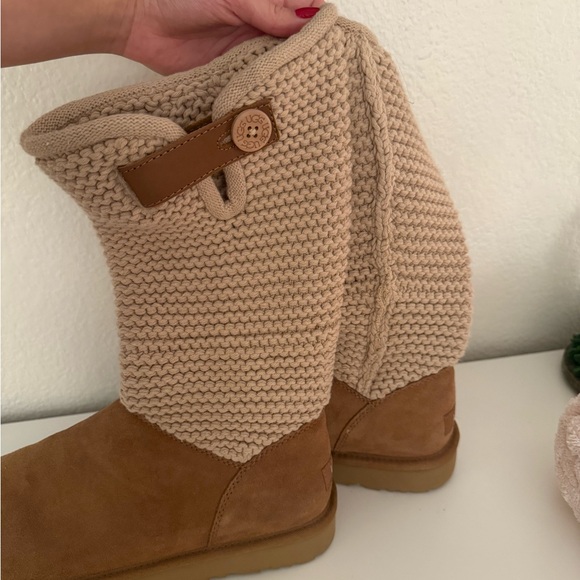 Ugg Brown Knit Adjustable Boots - Picture 4 of 7